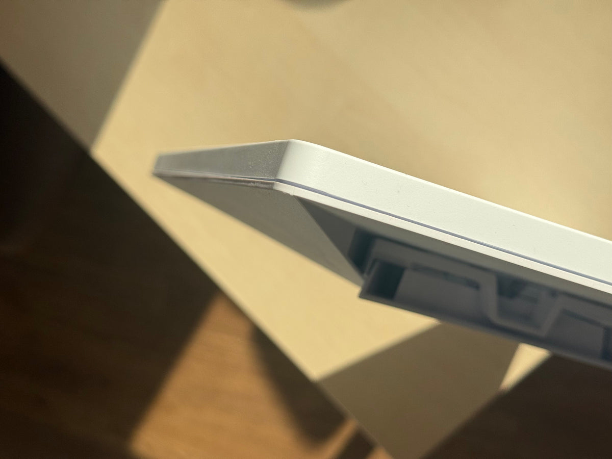 Замовили Starlink, а він прийшов зі щілинами на корпусі: що робити?