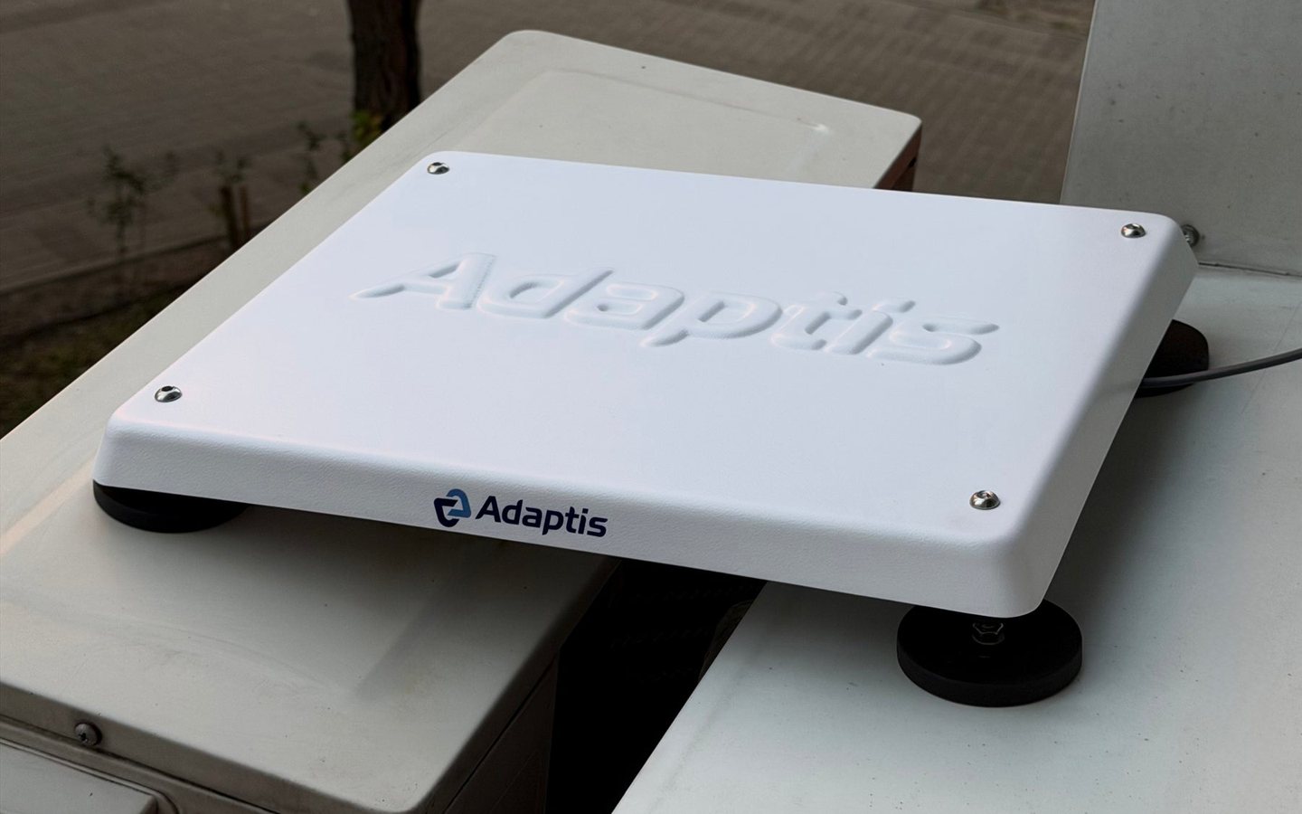 Starlink Mini X satellite terminal with Mini router – Adaptis